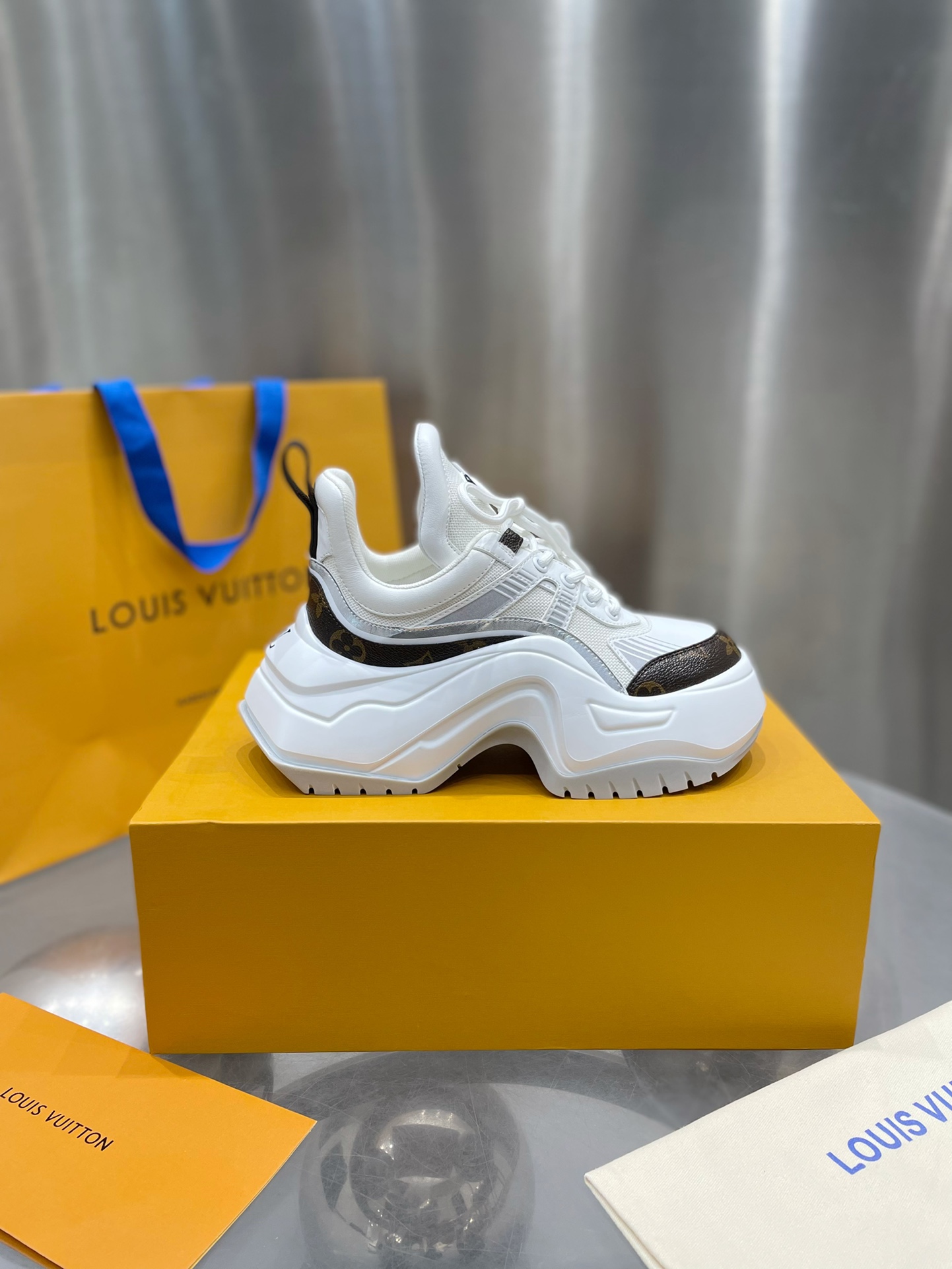 LV Archlight 2.0 Platform Sneaker 1ABHZR